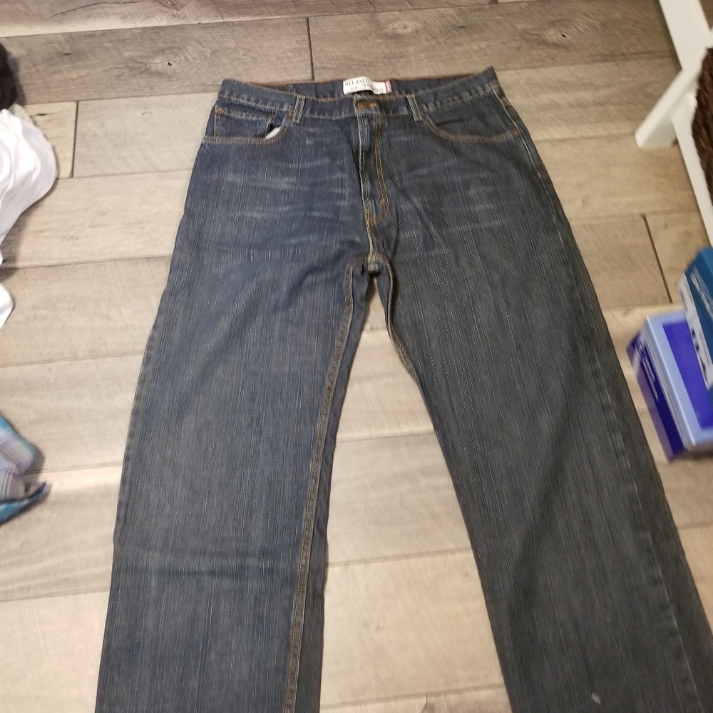 36×32 Levi's relaxed straight